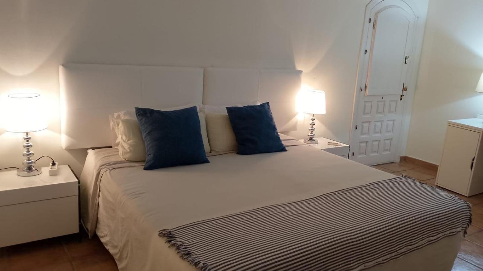 Villa Tranquilla Estepona Bagian luar foto