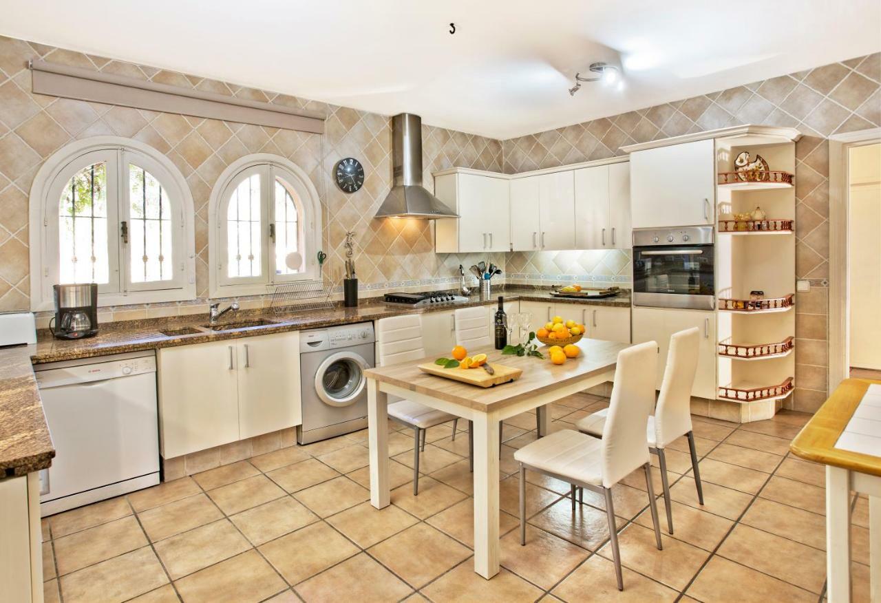 Villa Tranquilla Estepona Bagian luar foto